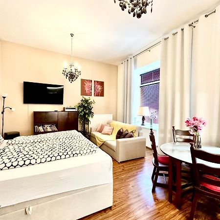 Home Away Main Square Apartment Poprad Esterno foto