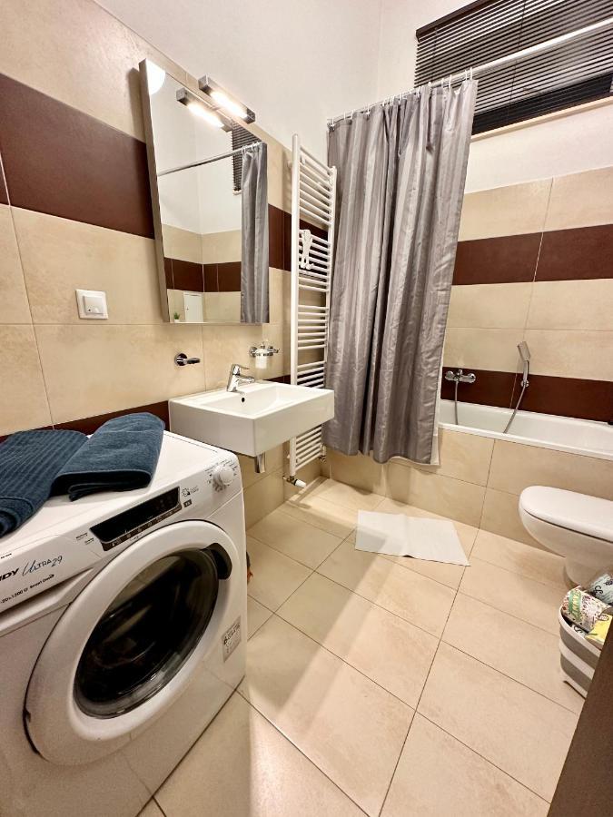 Home Away Main Square Apartment Poprad Esterno foto