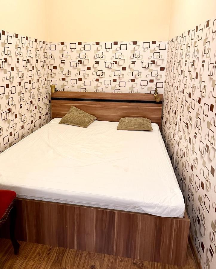 Home Away Main Square Apartment Poprad Esterno foto