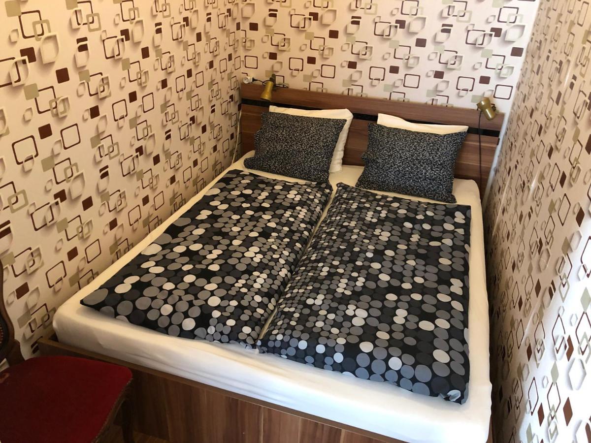 Home Away Main Square Apartment Poprad Esterno foto
